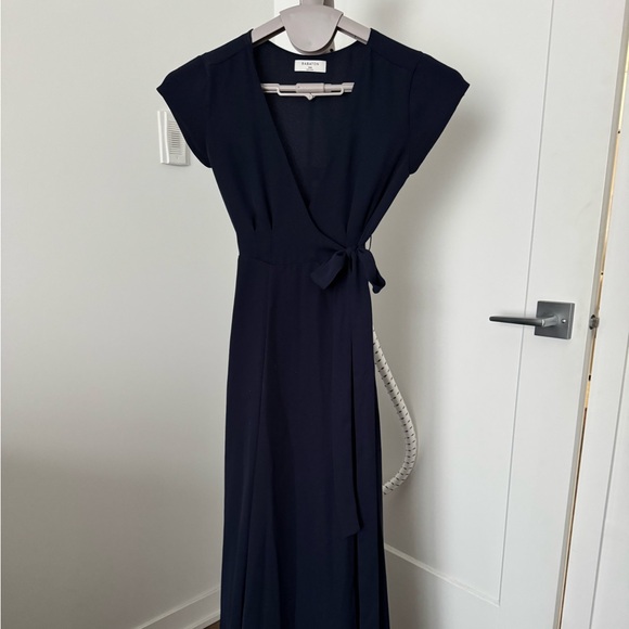 ARITZIA - Babaton Lexia Dress - Maxi V-neck Wrap Dress - Picture 6 of 13